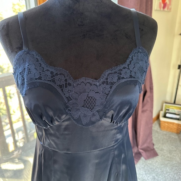 Dolce and Gabbana Lace Mid-length Dress - Picture 7 of 9